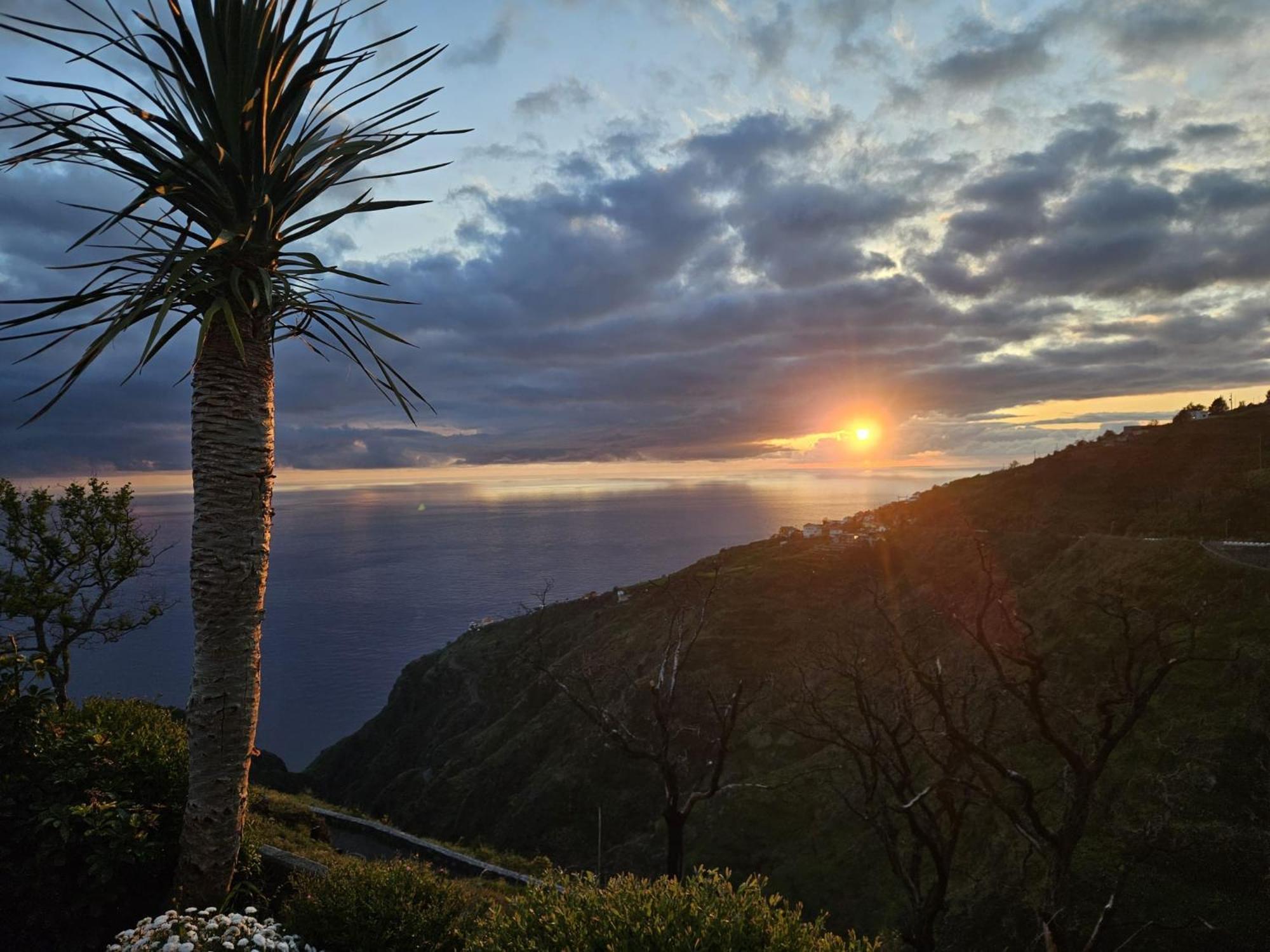 Sunset Refuge Apartment Faja da Ovelha Bagian luar foto
